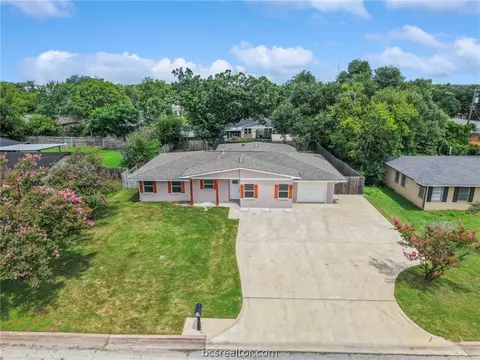 304 Dunn St, Bryan, TX 77801