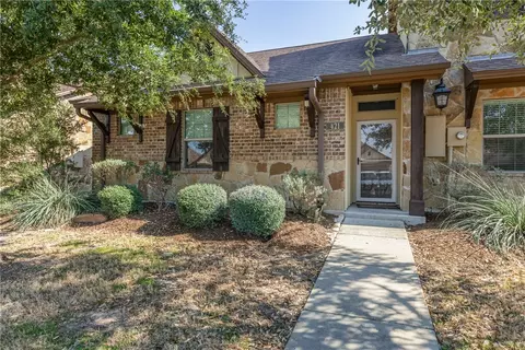 421 Momma Bear Dr, College Station, TX 77845