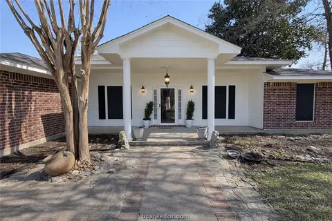 6 Arnold Palmer Ln, Hilltop Lakes, TX 77871