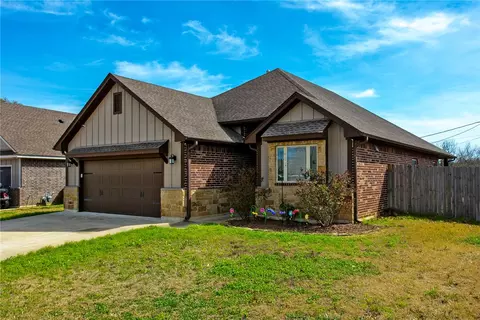 511 Sunny St, Caldwell, TX 77836
