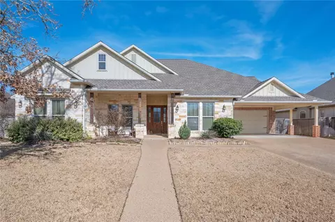 5201 Cascades Dr, College Station, TX 77845