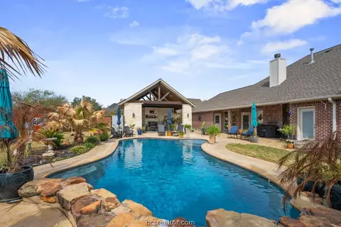 5116 Congressional Dr, College Station, TX 77845