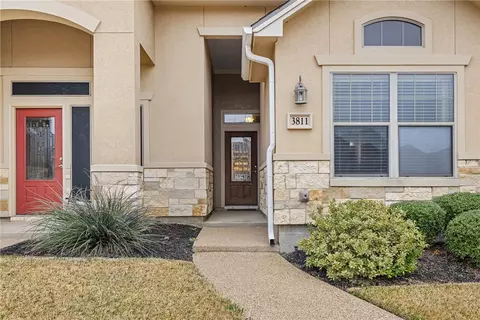 3811 Blackhawk Ln, College Station, TX 77845