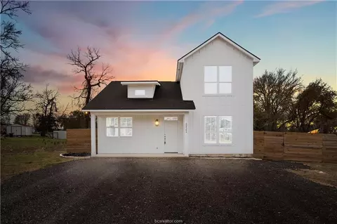 22562 Buchanan St, Navasota, TX 77868