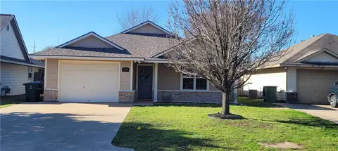 2109 Craftwood Pl, Bryan, TX 77801