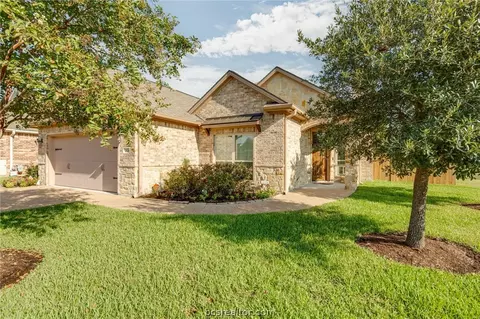 2124 Chestnut Oak Cir, College Station, TX 77845