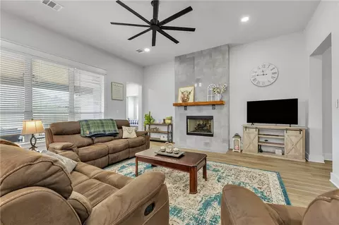 2913 Captain Ct, Bryan, TX 77808 photo 5