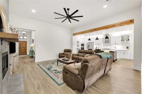 2913 Captain Ct, Bryan, TX 77808 photo 4