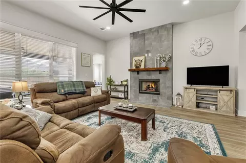 2913 Captain Ct, Bryan, TX 77808 photo 9