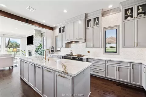 5202 Bourrone Ct, Bryan, TX 77802 photo 12