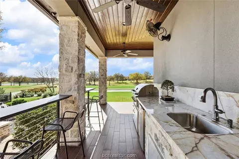 5202 Bourrone Ct, Bryan, TX 77802 photo 34