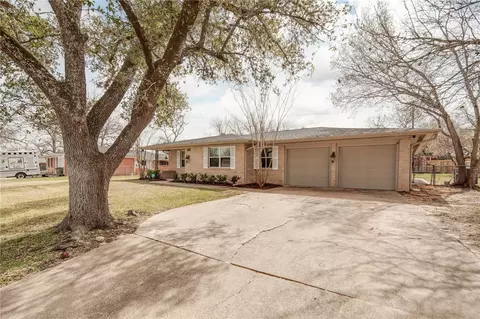 Exterior - 2118 Wayside Dr, Bryan, TX 77802 photo 3 of 10