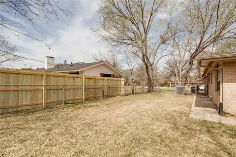 Exterior - 2118 Wayside Dr, Bryan, TX 77802 photo 8 of 10