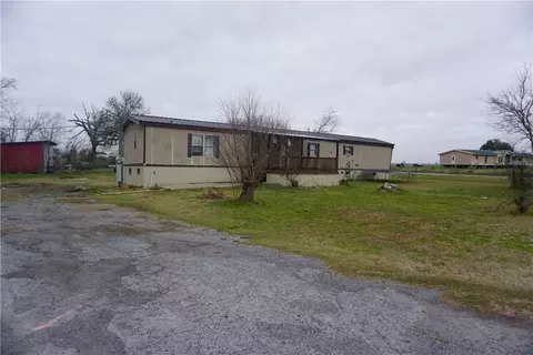 5765 Post Oak Loop, Midway, TX 75852 photo 2