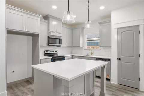 Kitchen - 203 Lock Ln, Bryan, TX 77803 photo 1 of 2