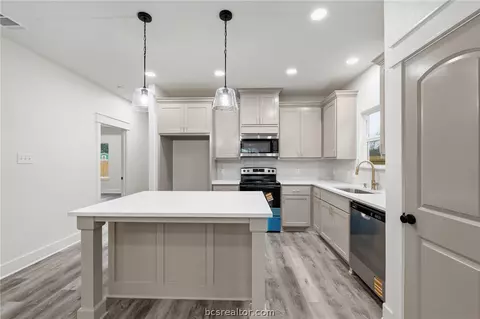 Kitchen - 205 Lock Ln, Bryan, TX 77803 photo 2 of 2