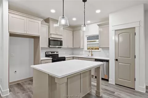 Kitchen - 205 Lock Ln, Bryan, TX 77803 photo 1 of 2