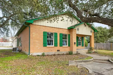 Exterior - 710 E 32nd St, Bryan, TX 77803 photo 4 of 6