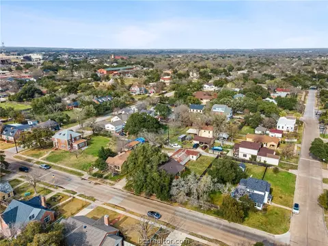View/Area - 710 E 32nd St, Bryan, TX 77803 photo 3 of 7