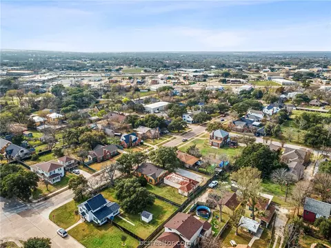 View/Area - 710 E 32nd St, Bryan, TX 77803 photo 5 of 7