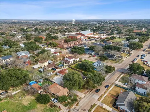 View/Area - 710 E 32nd St, Bryan, TX 77803 photo 2 of 7