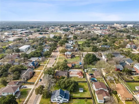 View/Area - 710 E 32nd St, Bryan, TX 77803 photo 4 of 7