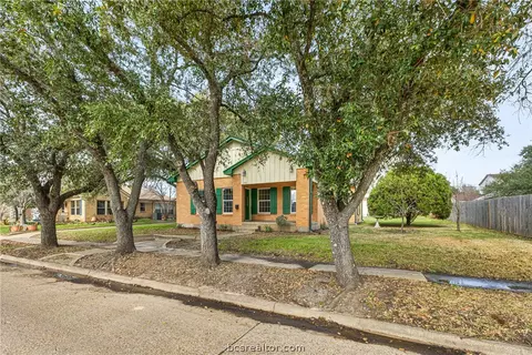 Exterior - 710 E 32nd St, Bryan, TX 77803 photo 3 of 6
