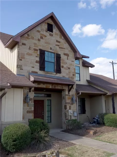 3203 Sergeant Dr, College Station, TX 77845