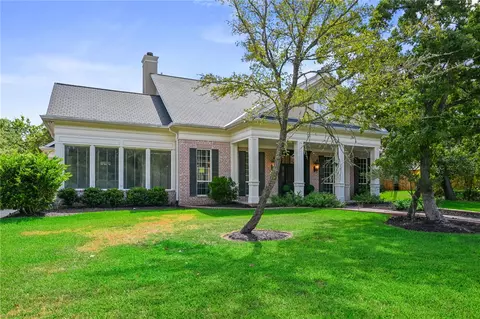 9307 Lake Forest Ct S, College Station, TX 77845