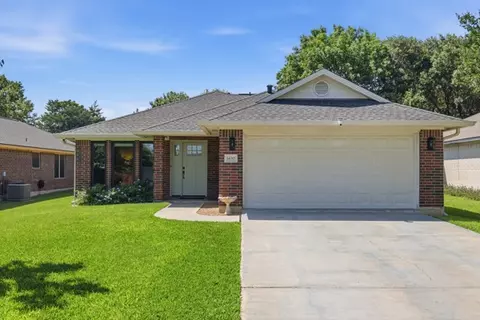 1430 Cedarcrest Ln, Bryan, TX 77803 photo 2