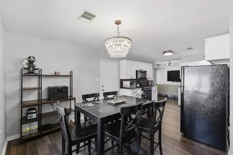 1430 Cedarcrest Ln, Bryan, TX 77803 photo 6