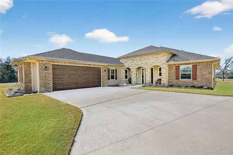 10066 Arnold Ln, Bryan, TX 77808