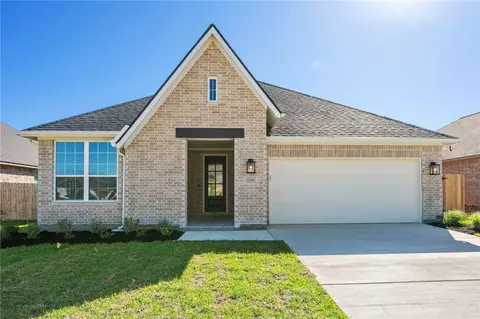 2708 Tradewind Dr, College Station, TX 77845