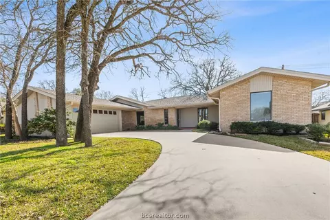 3100 Camelot Dr, Bryan, TX 77802