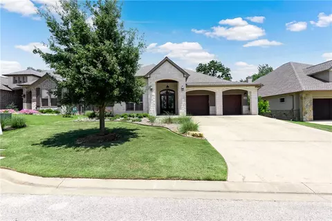 2916 Boxelder Dr, Bryan, TX 77807