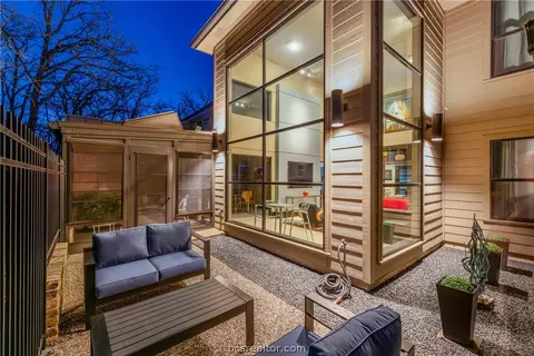 24 Forest Dr, College Station, TX 77840
