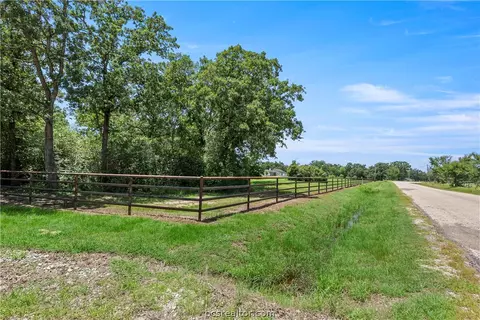 8300 Riley Rd, Bryan, TX 77808 photo 4