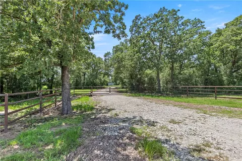 8300 Riley Rd, Bryan, TX 77808 photo 2
