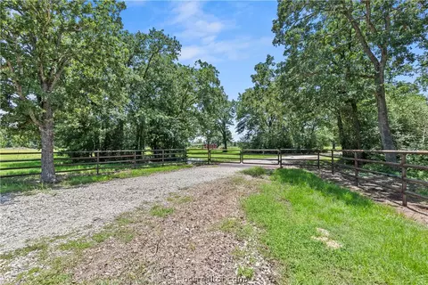 8300 Riley Rd, Bryan, TX 77808 photo 5