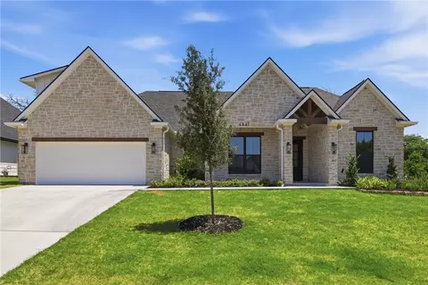 4641 River Valley Dr, Bryan, TX 77808
