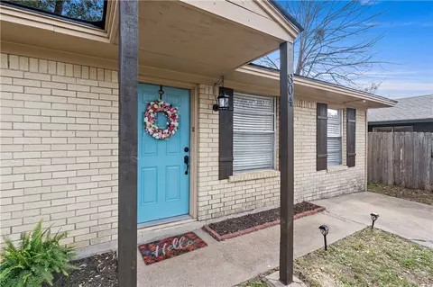 Exterior - 804 E 32nd St, Bryan, TX 77803 photo 2 of 3