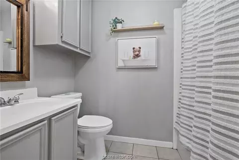 Bath - 804 E 32nd St, Bryan, TX 77803 photo 2 of 2