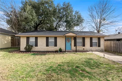 804 E 32nd St, Bryan, TX 77803