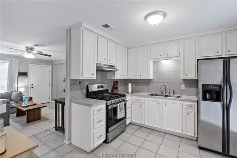Kitchen - 804 E 32nd St, Bryan, TX 77803 photo 3 of 4