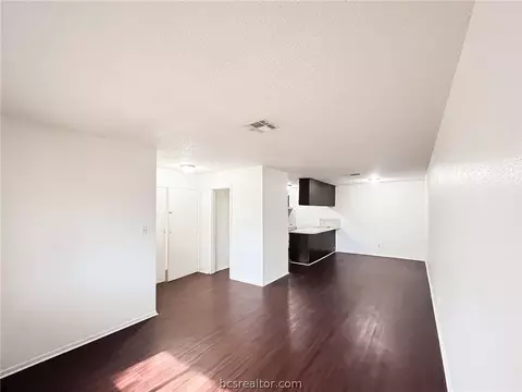 800 Pine St, Hearne, TX 77859