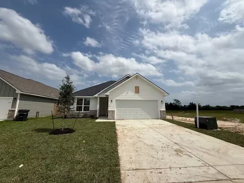 2607 Falcon Ridge Dr, Bryan, TX 77803