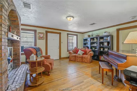 Living - 706 Edgemore Dr, Bryan, TX 77802 photo 1 of 1