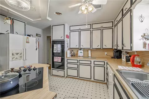Kitchen - 706 Edgemore Dr, Bryan, TX 77802 photo 2 of 3