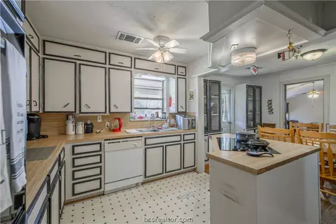 Kitchen - 706 Edgemore Dr, Bryan, TX 77802 photo 3 of 3