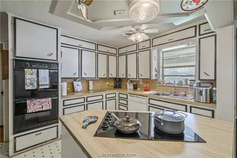 Kitchen - 706 Edgemore Dr, Bryan, TX 77802 photo 1 of 3
